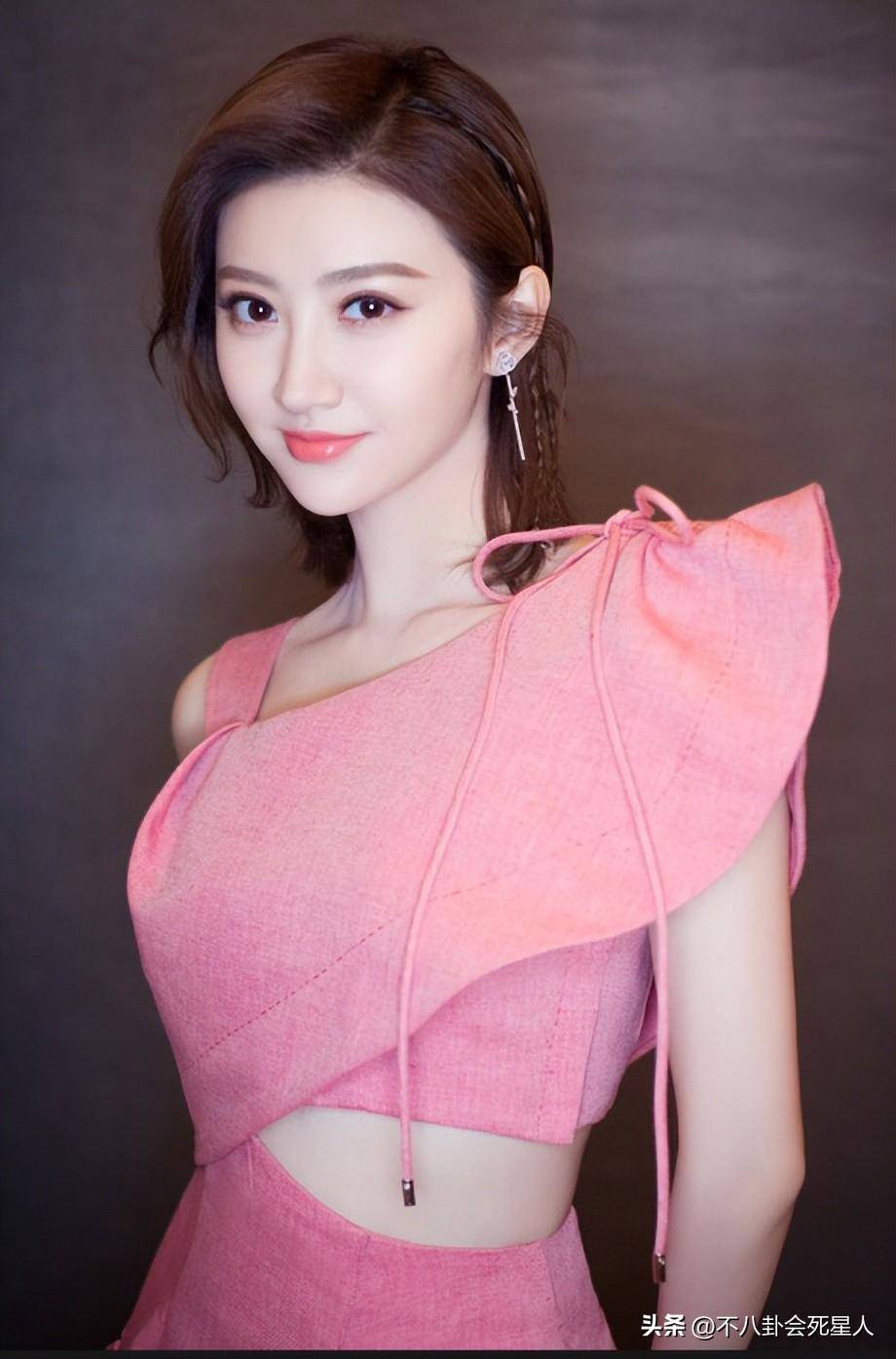 徐冬冬戚薇景甜乔欣周笔畅张檬王鸥谢依霖_娱乐圈女星整容事件_女明星整容吗