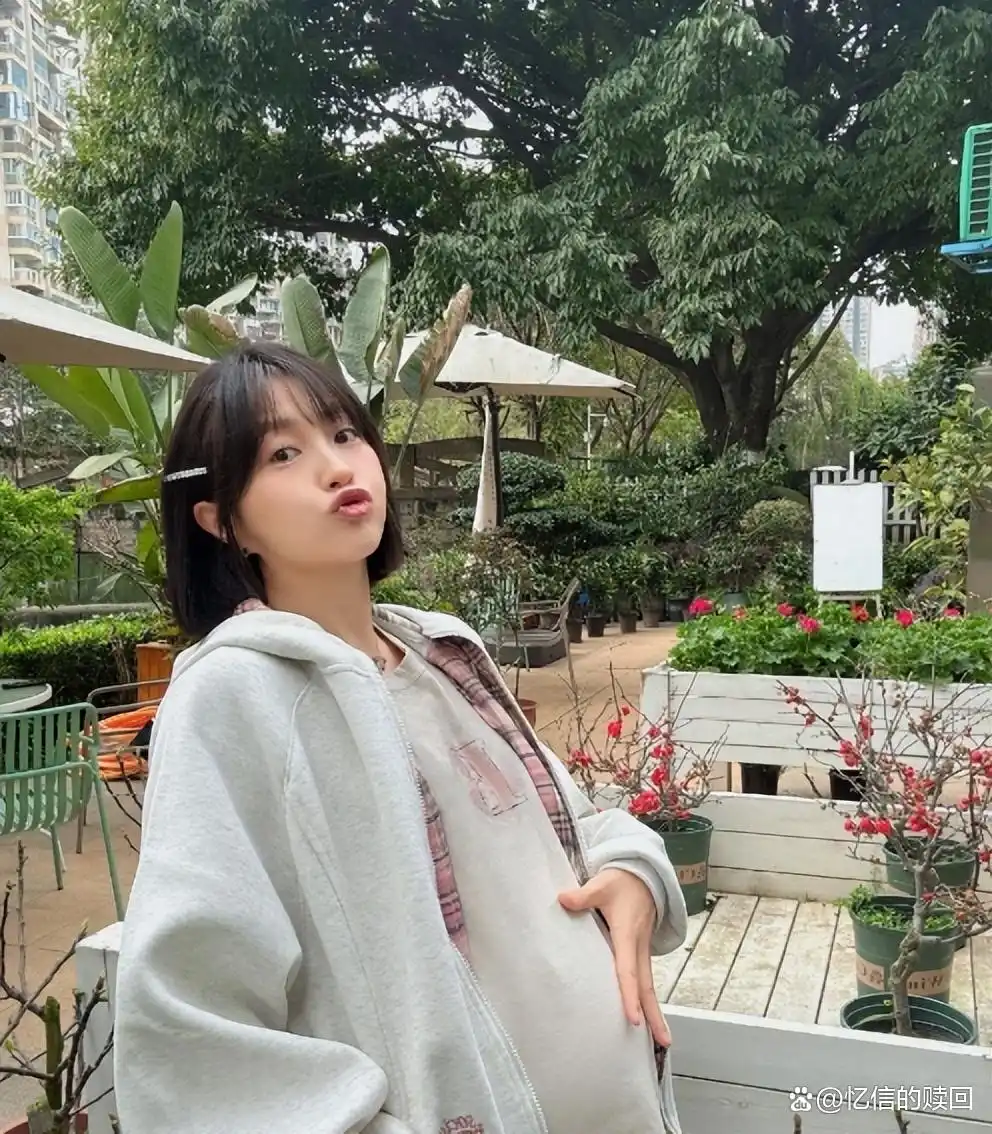 孕妇拍戏比例_孕期身材管理明星案例_怀孕女明星大肚照